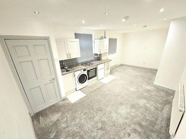 Studio for rent in Parrs Wood, Georgia