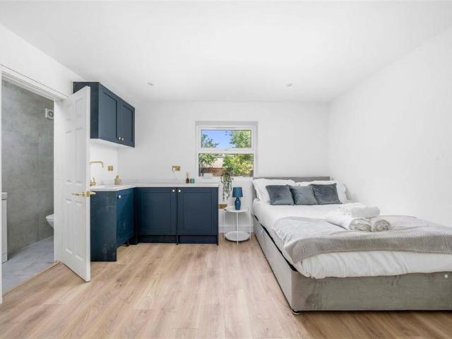 Studio for rent in Harrow Weald, Greater London