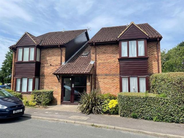 Flat for rent in Wickhurst Green, Horsham