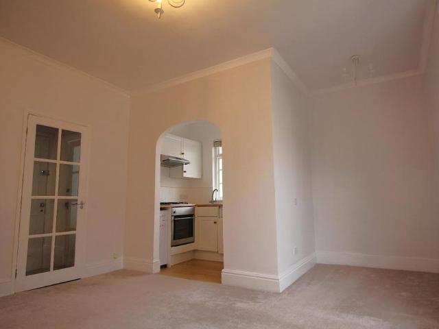 Studio for rent in Montpellier, Cheltenham