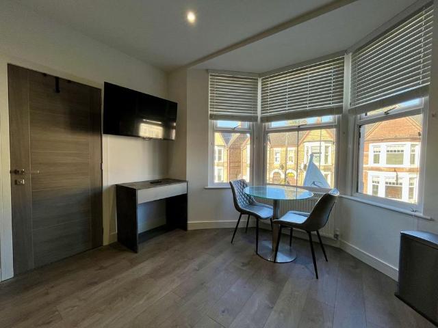 Studio for rent in Eastgate, Peterborough