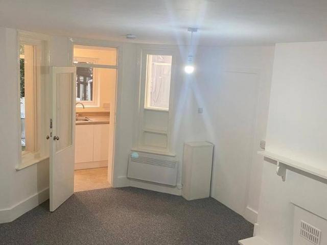 Studio for rent in Milford-on-Sea, Ashurst Bridge
