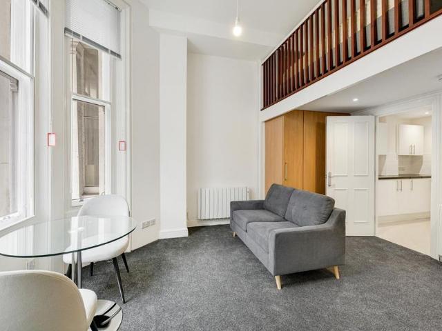 Studio for rent in Westminster, Victoria