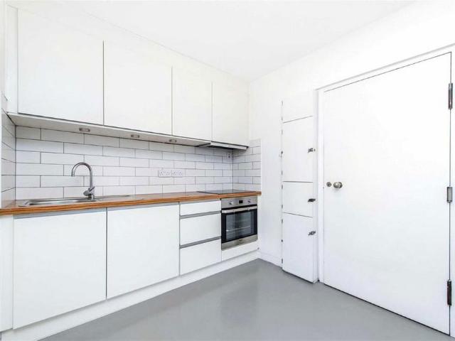 Studio for rent in Lyons, Greater London
