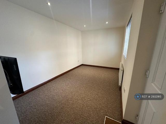 Flat for rent in Spring Park, Luton