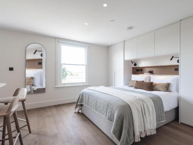 Flat for rent in Earl's Court, Greater London