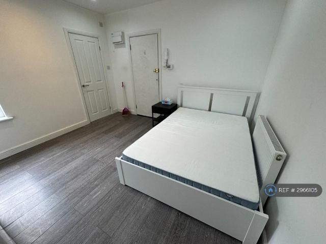 Flat for rent in Wallington, Greater London