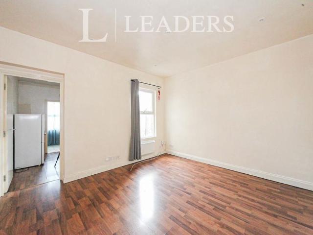 Studio for rent in Spring Park, Luton