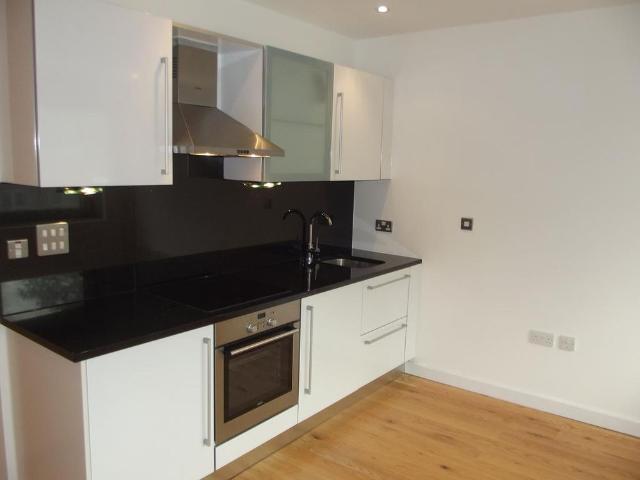 Studio for rent in London Borough of Croydon, Greater London