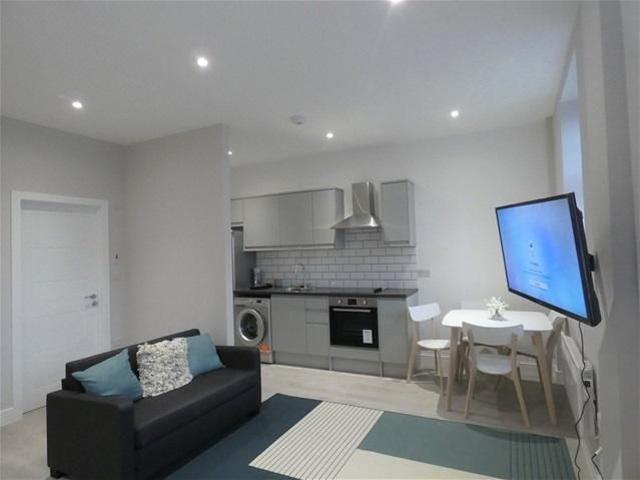 Studio for rent in Whetstone, Oakleigh Park