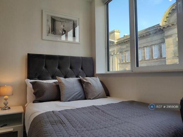 Flat for rent in Joiner's Square, Hanley