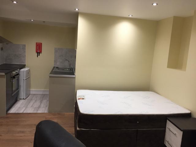 Studio for rent in Oadby, Leicestershire