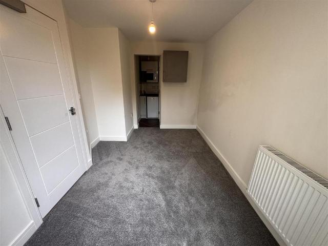 Flat for rent in Wilton, Rumwell