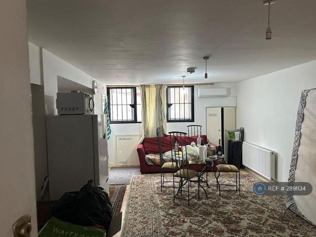 Studio for rent in London Borough of Ealing, Hanwell