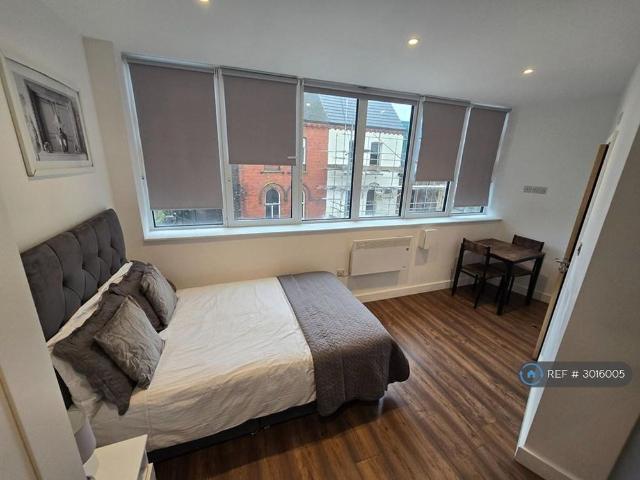 Studio for rent in Joiner's Square, Hanley