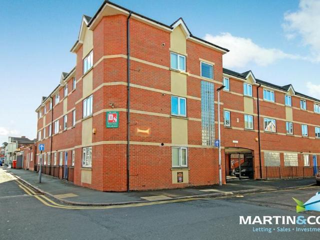 Studio for rent in Bearwood, West Midlands