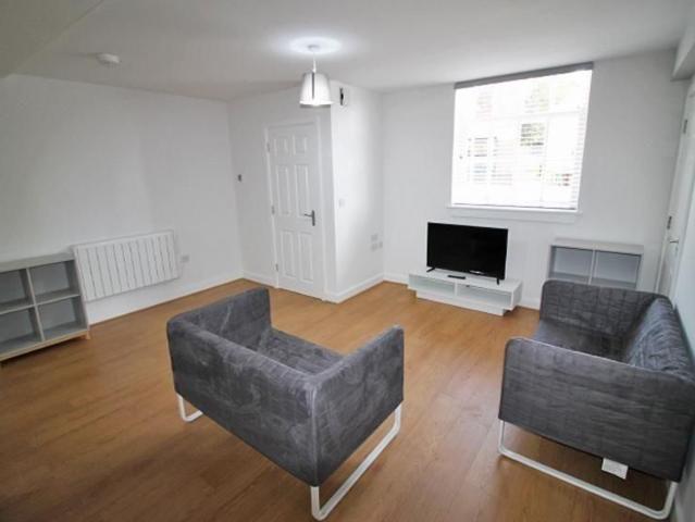 Studio for rent in Haddon, East Midlands