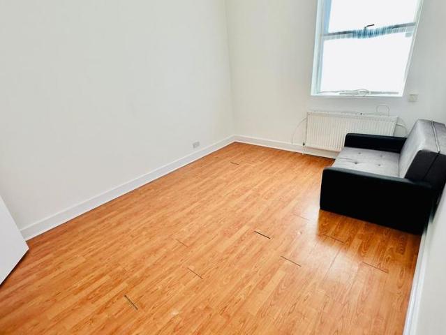 Studio for rent in Wanstead, Greater London