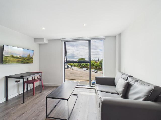 Flat for rent in Calderstones