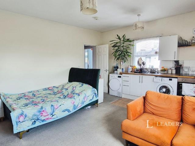 Studio for rent in Upperton, Eastbourne