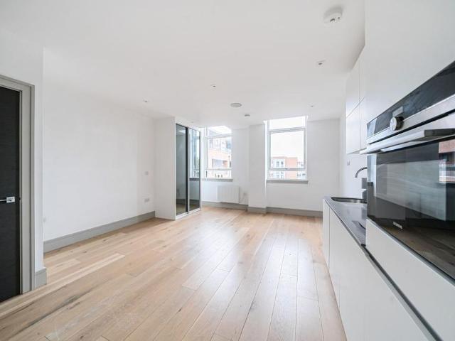 Studio for rent in London Borough of Haringey, Greater London