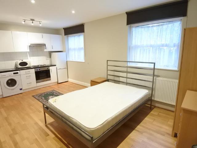 Flat for rent in West Hendon, Greater London