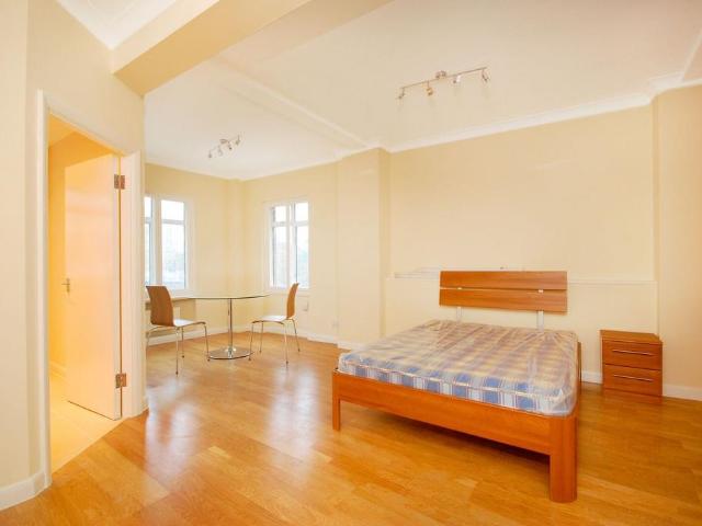Flat for rent in Fitzrovia, Greater London