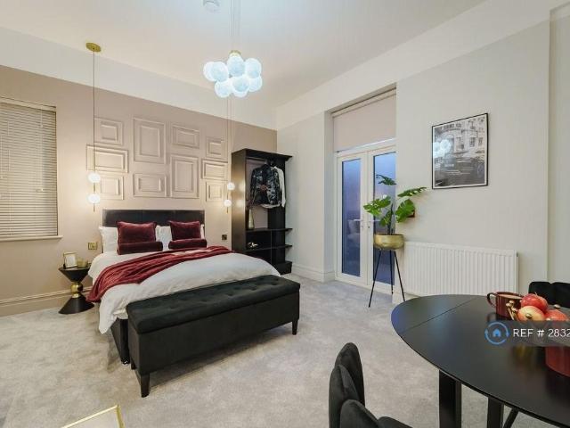 Room for rent in New Normanton, East Midlands