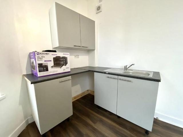 Studio for rent in Sparkbrook, West Midlands