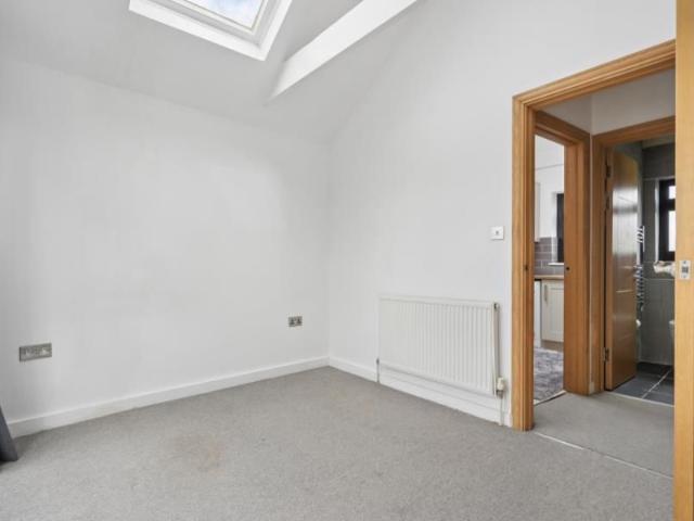 Studio for rent in Northwood High Street, Greater London
