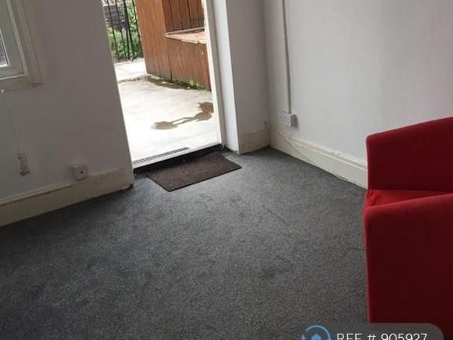 Studio for rent in Castlegate, Sheffield