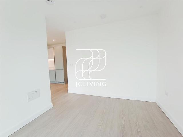 Studio for rent in Westminster, Victoria
