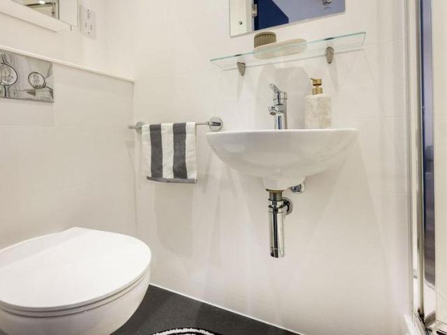 Studio for rent in Watergate, Devon