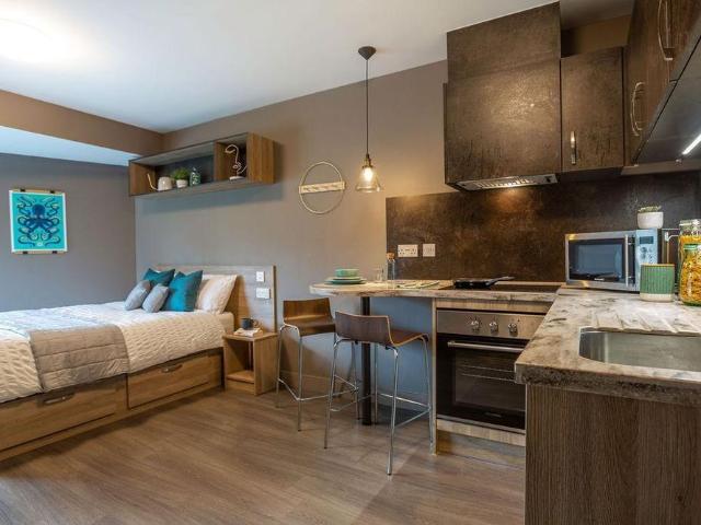 Studio for rent in Watergate, Devon