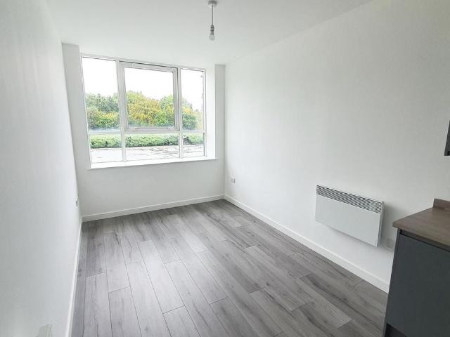 Studio for rent in Cottingley, West Yorkshire