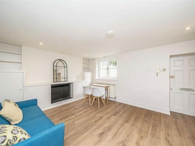 Studio for rent in Kennington, Greater London