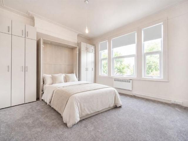 Studio for rent in London Borough of Ealing, Greater London