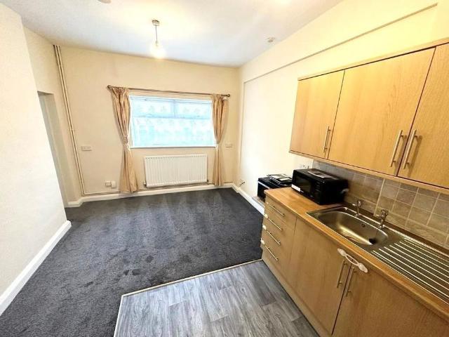 Studio for rent in Dudley Wood, Dudley