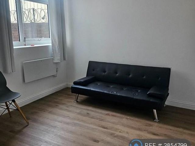 Flat for rent in Hyde Park, South Yorkshire