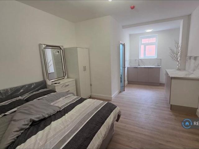 Flat for rent in Springfield, West Midlands