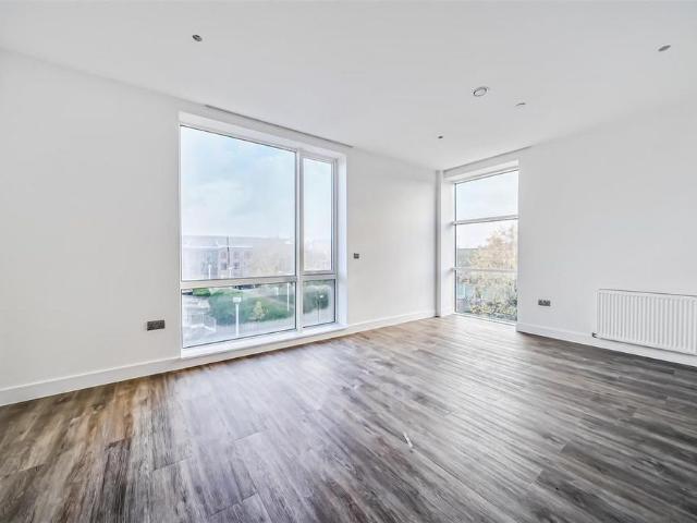 Studio for rent in Fleet, Hart