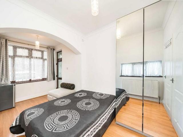 Studio for rent in London Borough of Hounslow, Greater London