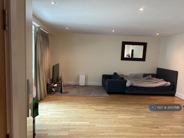 Studio for rent in Vauxhall, Greater London