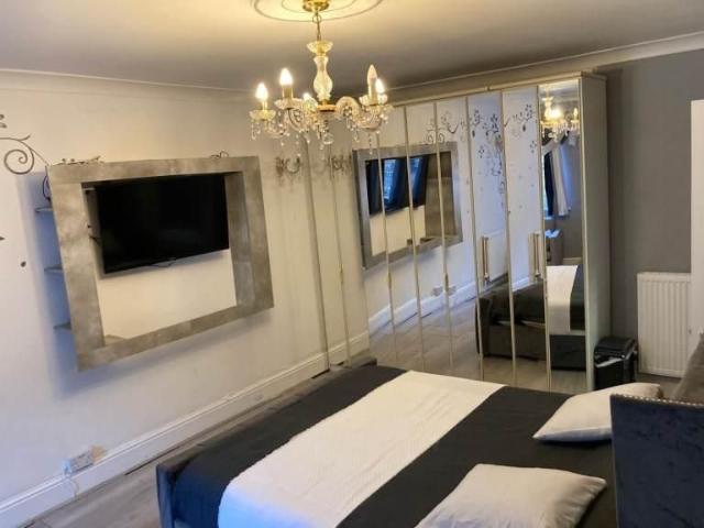 Studio for rent in Plashet, Greater London