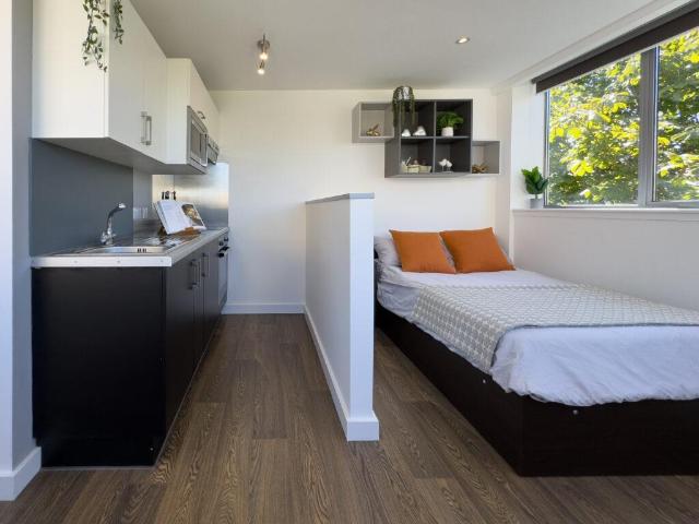 Flat for rent in Pennycomequick, Mount Wise