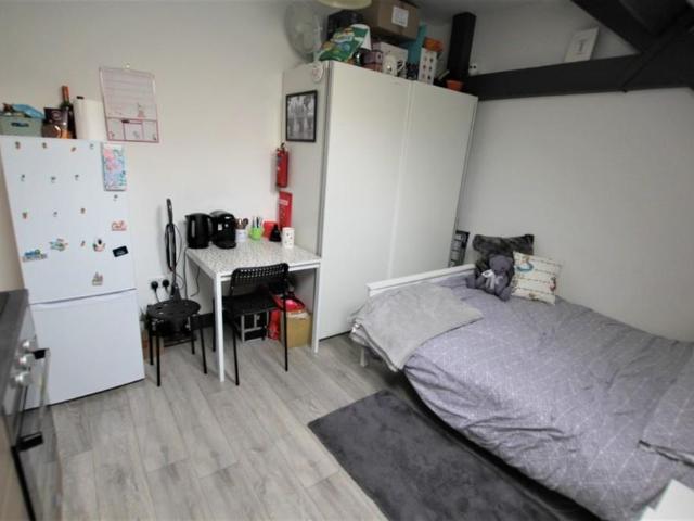 Studio for rent in Frodsham, Cheshire