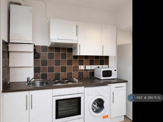 Studio for rent in London Borough of Croydon, Norbury