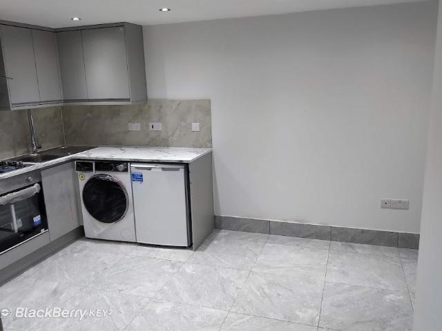Flat for rent in Kilburn, Greater London