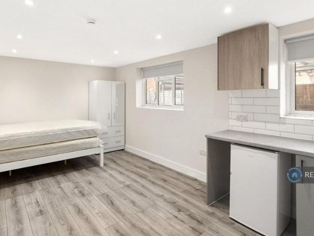 Studio for rent in Northumberland Heath, Greater London