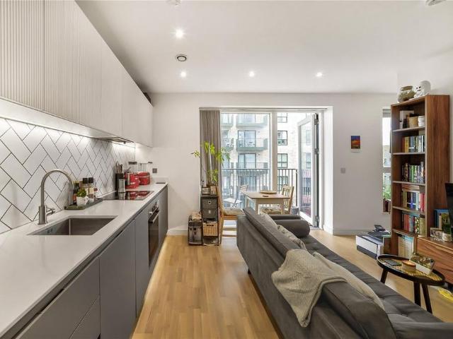 Studio for rent in London Borough of Ealing, Greater London